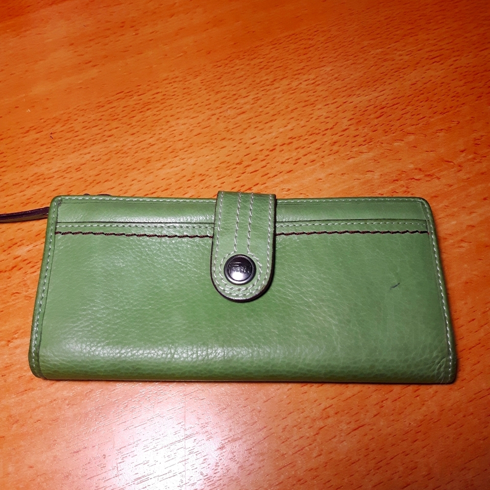 Lime green fossil wallet